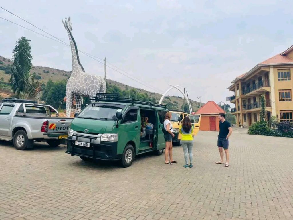 Rent a car in Uganda for weeks, months or year