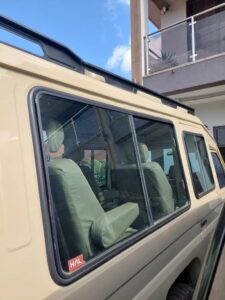 4x4 safari land cruiser