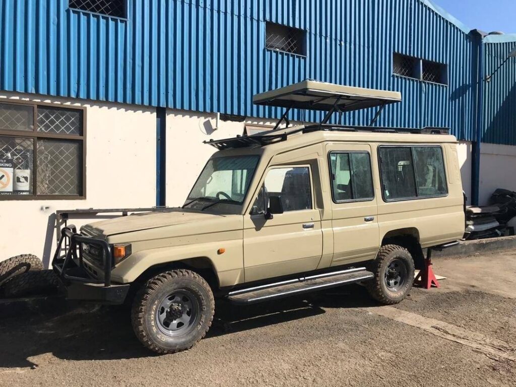 4x4 safari land cruiser